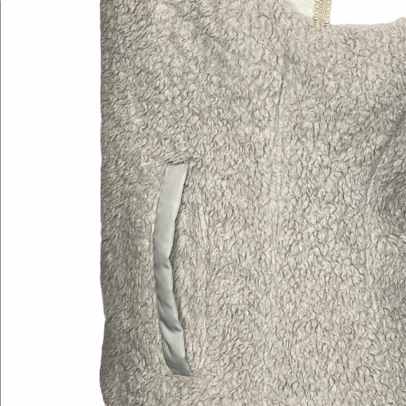 Patagonia Fleece Women’s Vest - Picture 10 of 12